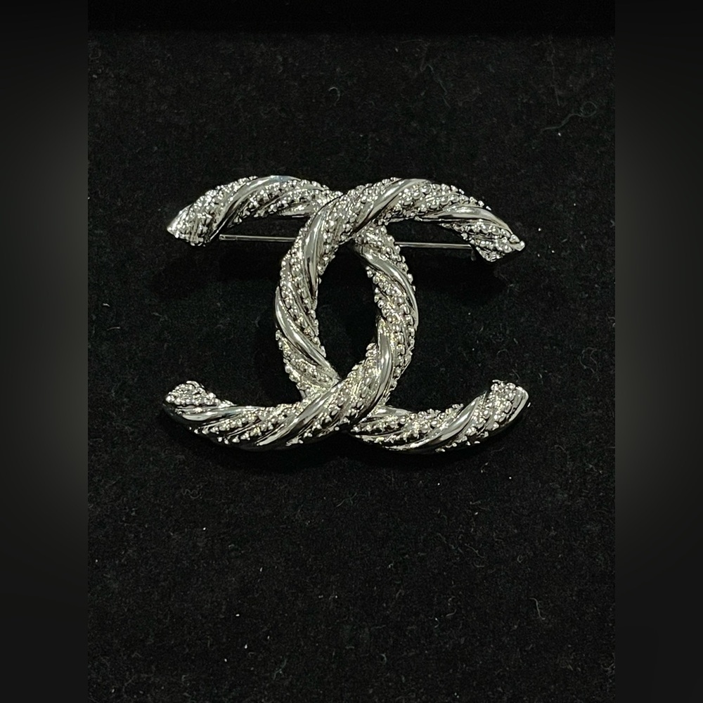 Fashion Jewelry Stamped Silver Twisted Brooch
